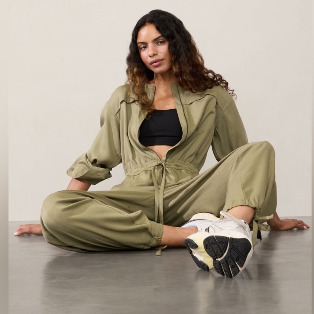 NEW! Athleta Green Celestial Utility Jumpsuit - Size XS Petite 🍃